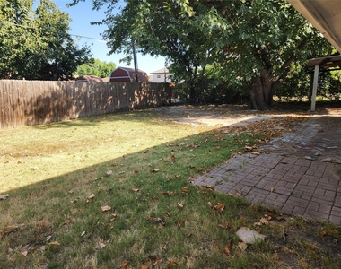 808 Howell Drive - Photo Thumbnail 14