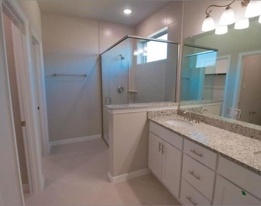 535 Hillcrest Circle - Photo Thumbnail 7