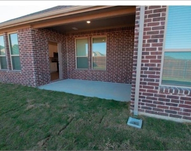 535 Hillcrest Circle - Photo Thumbnail 13