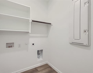 1205 Gladespring Lane - Photo Thumbnail 23