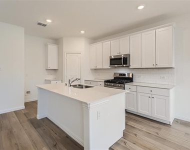1205 Gladespring Lane - Photo Thumbnail 7