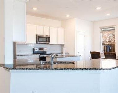 6932 Falconer Way - Photo Thumbnail 22