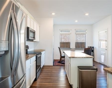 6932 Falconer Way - Photo Thumbnail 17