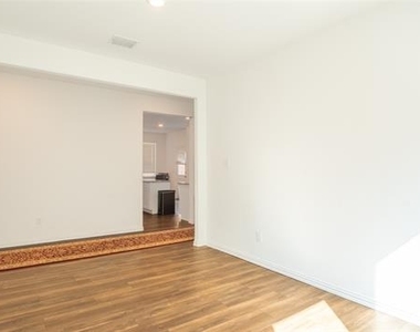 6932 Falconer Way - Photo Thumbnail 15