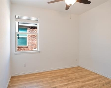 6932 Falconer Way - Photo Thumbnail 12