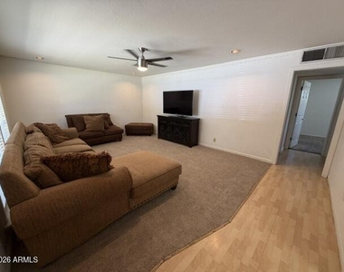 423 W 14th Street - Photo Thumbnail 2