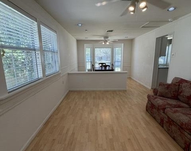 423 W 14th Street - Photo Thumbnail 6