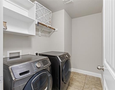 3733 Cecelia Lane - Photo Thumbnail 28