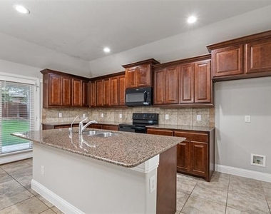 3733 Cecelia Lane - Photo Thumbnail 14
