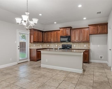 3733 Cecelia Lane - Photo Thumbnail 17
