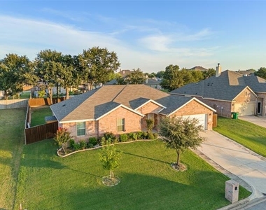 3733 Cecelia Lane - Photo Thumbnail 4