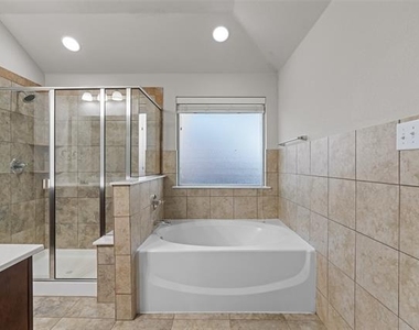 3733 Cecelia Lane - Photo Thumbnail 22