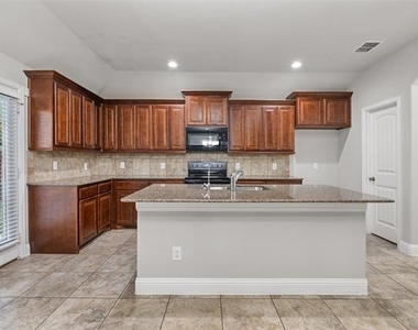 3733 Cecelia Lane - Photo Thumbnail 11