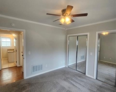 307 N Bradley Street - Photo Thumbnail 19