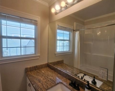 307 N Bradley Street - Photo Thumbnail 11