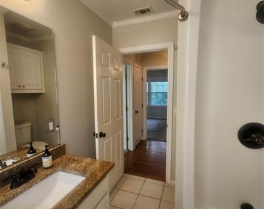 307 N Bradley Street - Photo Thumbnail 12