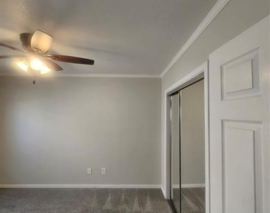 307 N Bradley Street - Photo Thumbnail 13