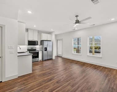 500 E Kimball Street - Photo Thumbnail 4