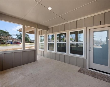 508 E Kimball Street - Photo Thumbnail 2