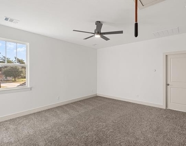 508 E Kimball Street - Photo Thumbnail 24