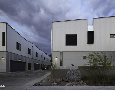 1419 S Kenneth Place - Photo Thumbnail 12