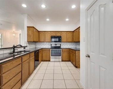 5900 Ozark Drive - Photo Thumbnail 9