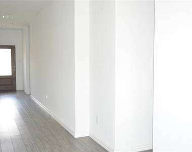 11612 Silver Queen Drive - Photo Thumbnail 2