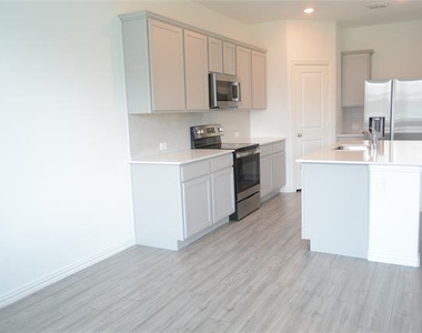 11612 Silver Queen Drive - Photo Thumbnail 5