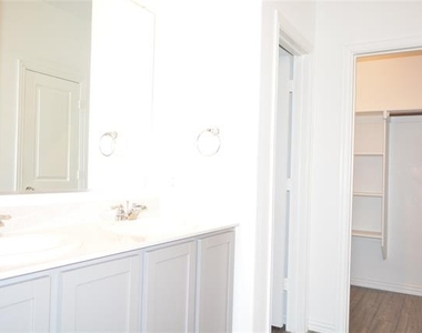 11612 Silver Queen Drive - Photo Thumbnail 12