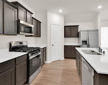 4120 Turquoise Avenue - Photo Thumbnail 6