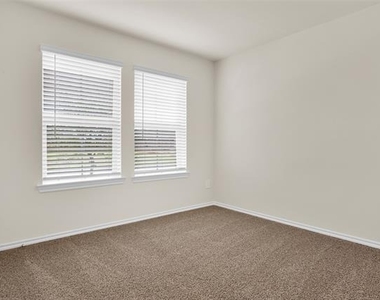 4120 Turquoise Avenue - Photo Thumbnail 3