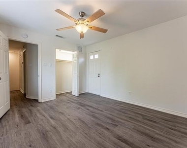 6002 Auburndale Avenue - Photo Thumbnail 16