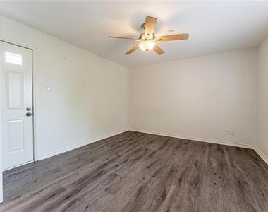 6002 Auburndale Avenue - Photo Thumbnail 17