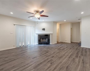 6002 Auburndale Avenue - Photo Thumbnail 4