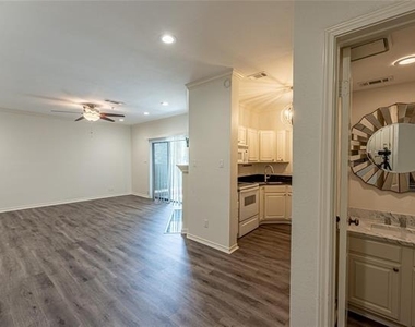 6002 Auburndale Avenue - Photo Thumbnail 2