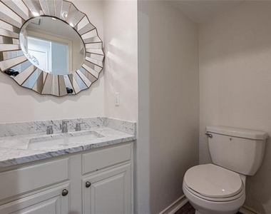 6002 Auburndale Avenue - Photo Thumbnail 7