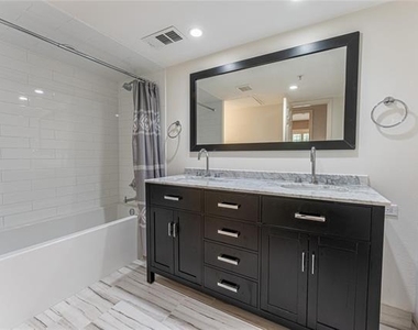 6002 Auburndale Avenue - Photo Thumbnail 12