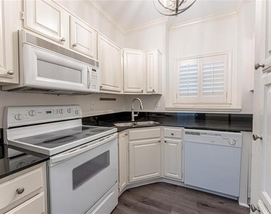 6002 Auburndale Avenue - Photo Thumbnail 8