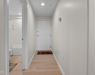 20660 N 40th Street - Photo Thumbnail 20