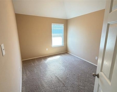 15513 Landing Creek Lane - Photo Thumbnail 12