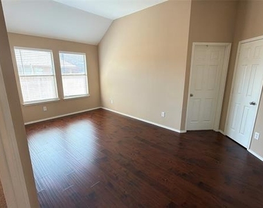15513 Landing Creek Lane - Photo Thumbnail 11