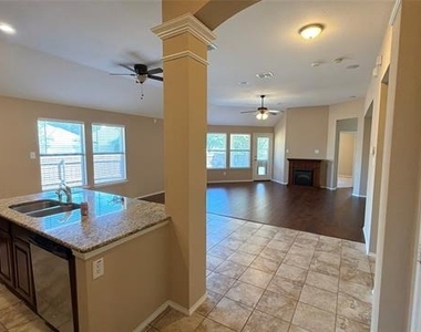 15513 Landing Creek Lane - Photo Thumbnail 4