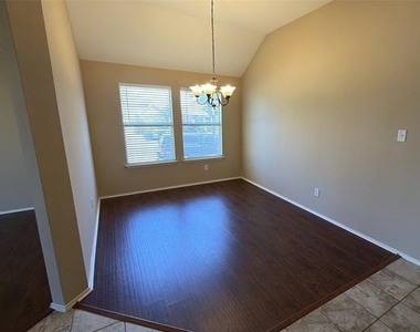 15513 Landing Creek Lane - Photo Thumbnail 3