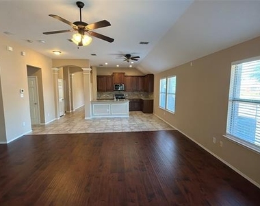 15513 Landing Creek Lane - Photo Thumbnail 9