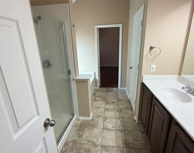 15513 Landing Creek Lane - Photo Thumbnail 7