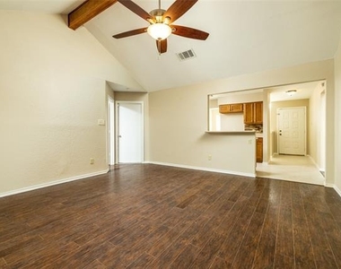 2403 Bayberry Lane - Photo Thumbnail 16