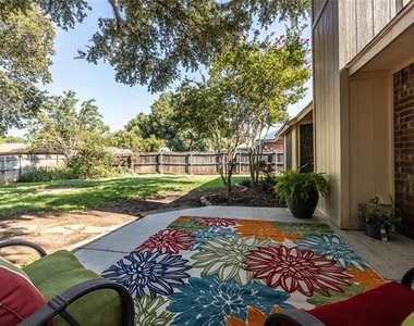 2403 Bayberry Lane - Photo Thumbnail 27