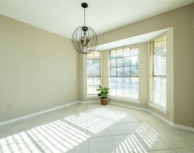 2403 Bayberry Lane - Photo Thumbnail 4