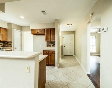 2403 Bayberry Lane - Photo Thumbnail 12