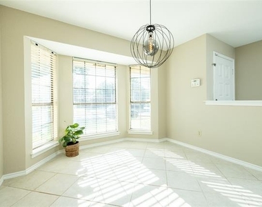 2403 Bayberry Lane - Photo Thumbnail 5